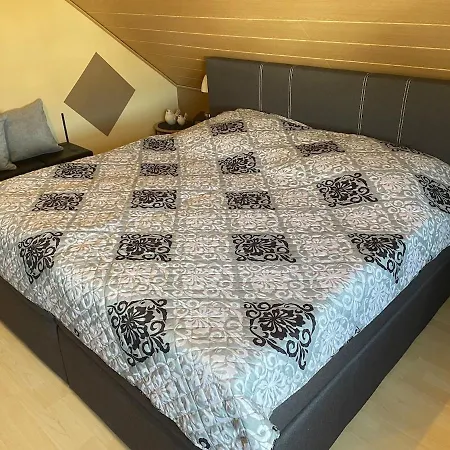 Dachgeschosswohnung Homberg-ohm, Nieder-ofleiden District Lägenhet *